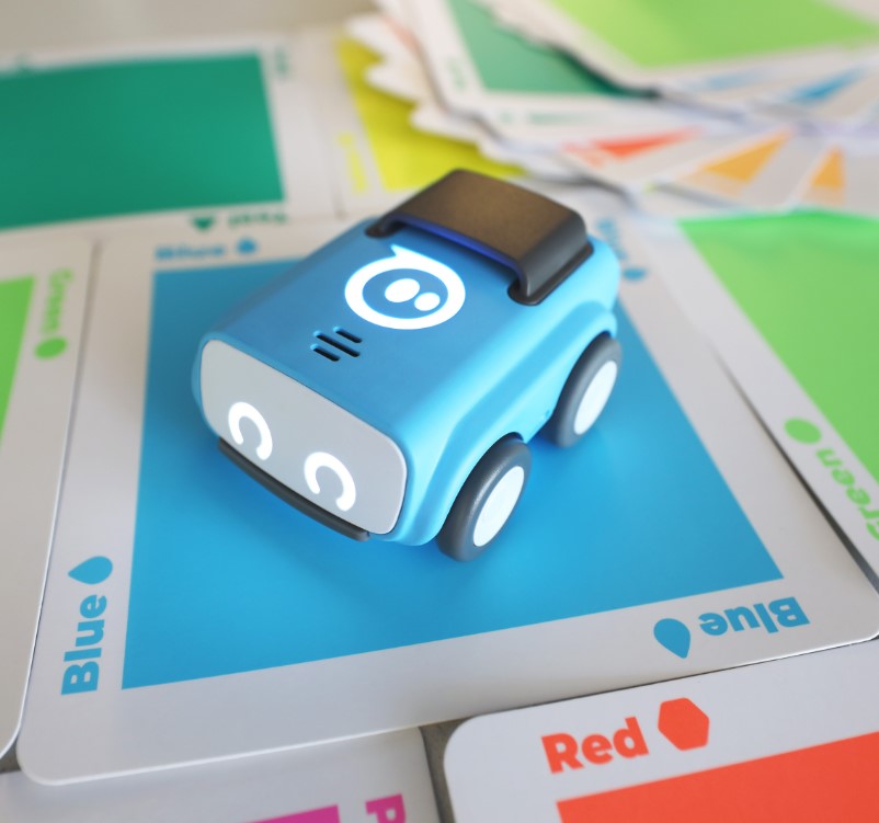 Sphero indi – Interaktiver Lernroboter für spielerisches Programmieren und kreatives Lernen